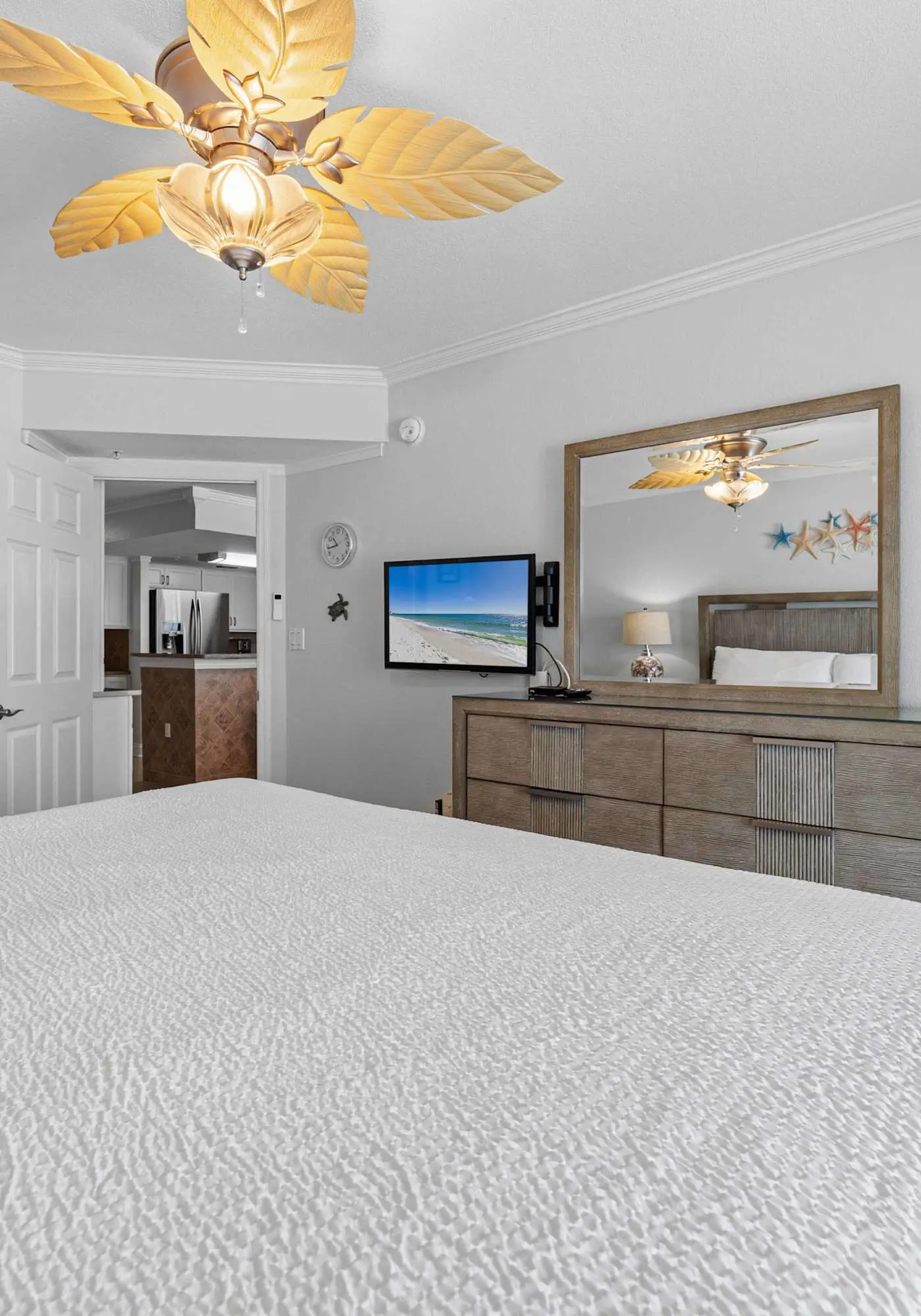 Islander E 7011, Stunning oceanfront condo