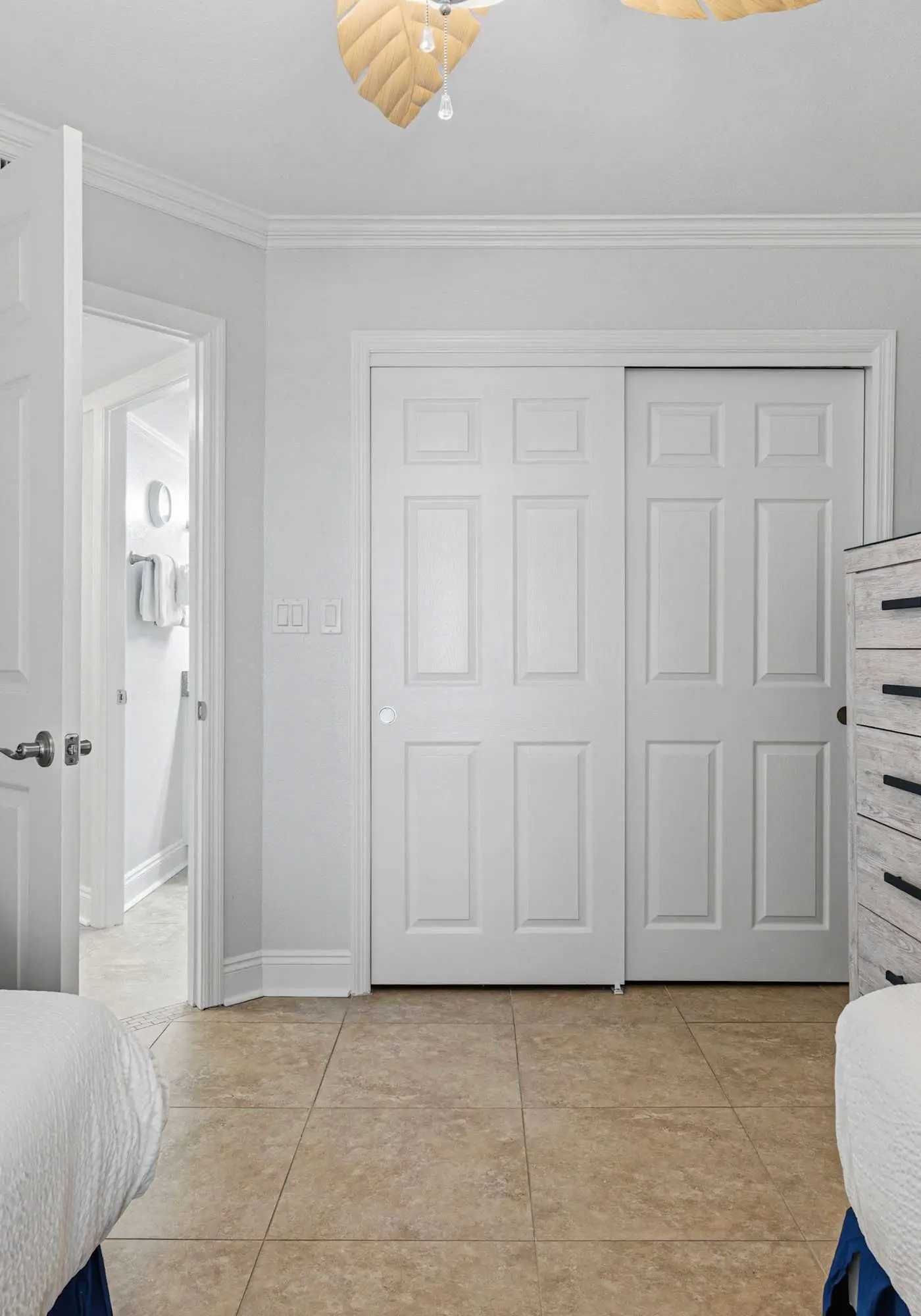 Islander E 7011, Stunning oceanfront condo