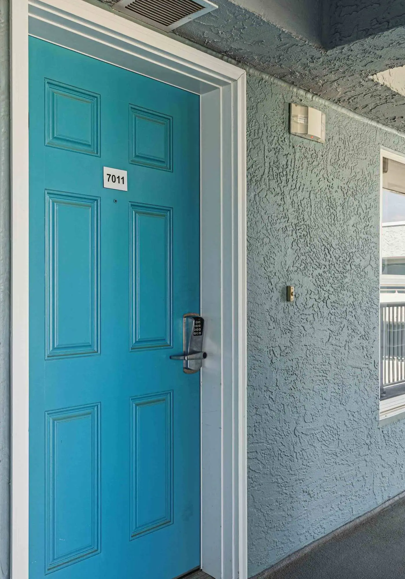 Islander E 7011, Stunning oceanfront condo