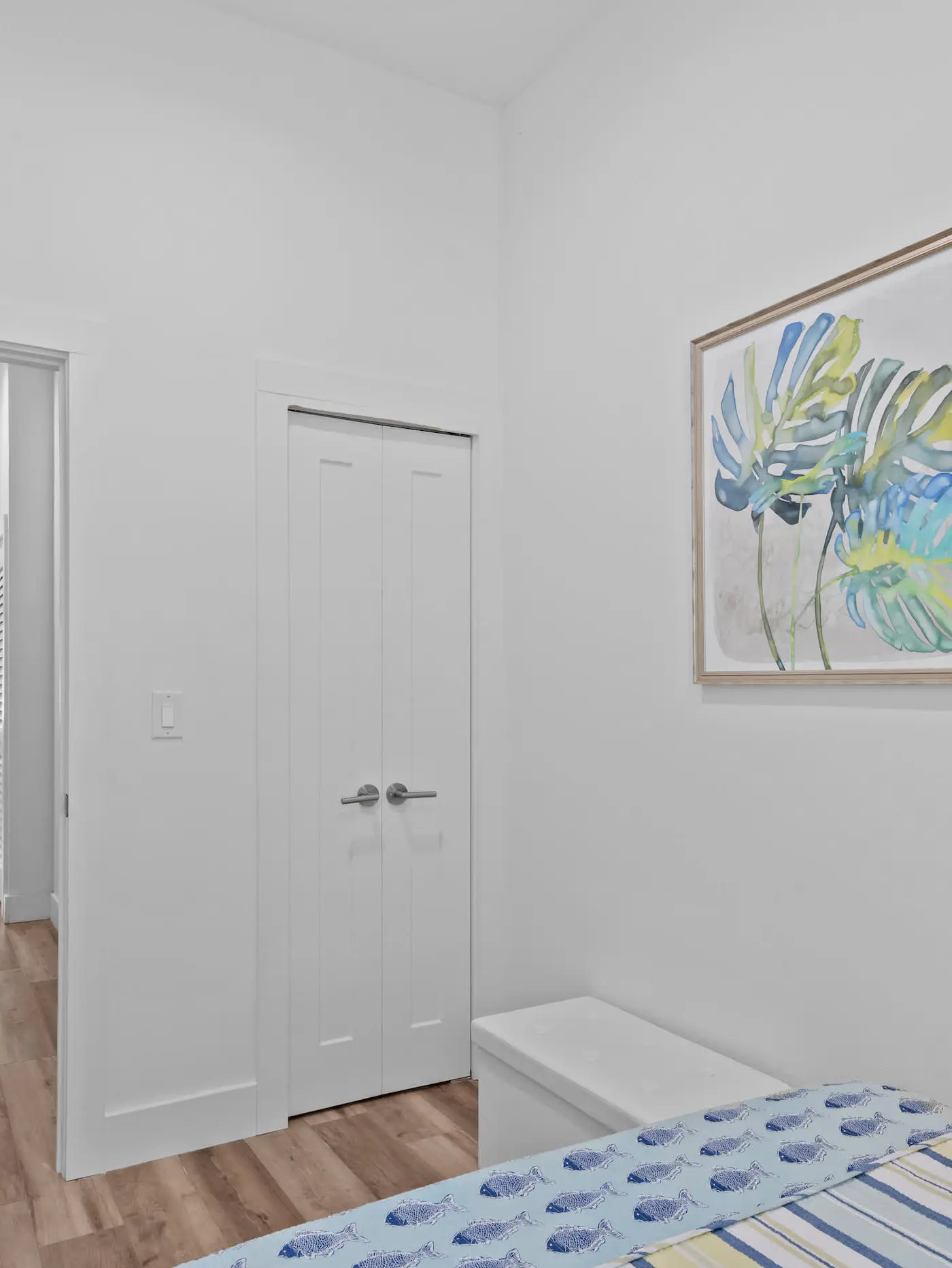 4BR oasis: bikes, pool, 5 min to beach