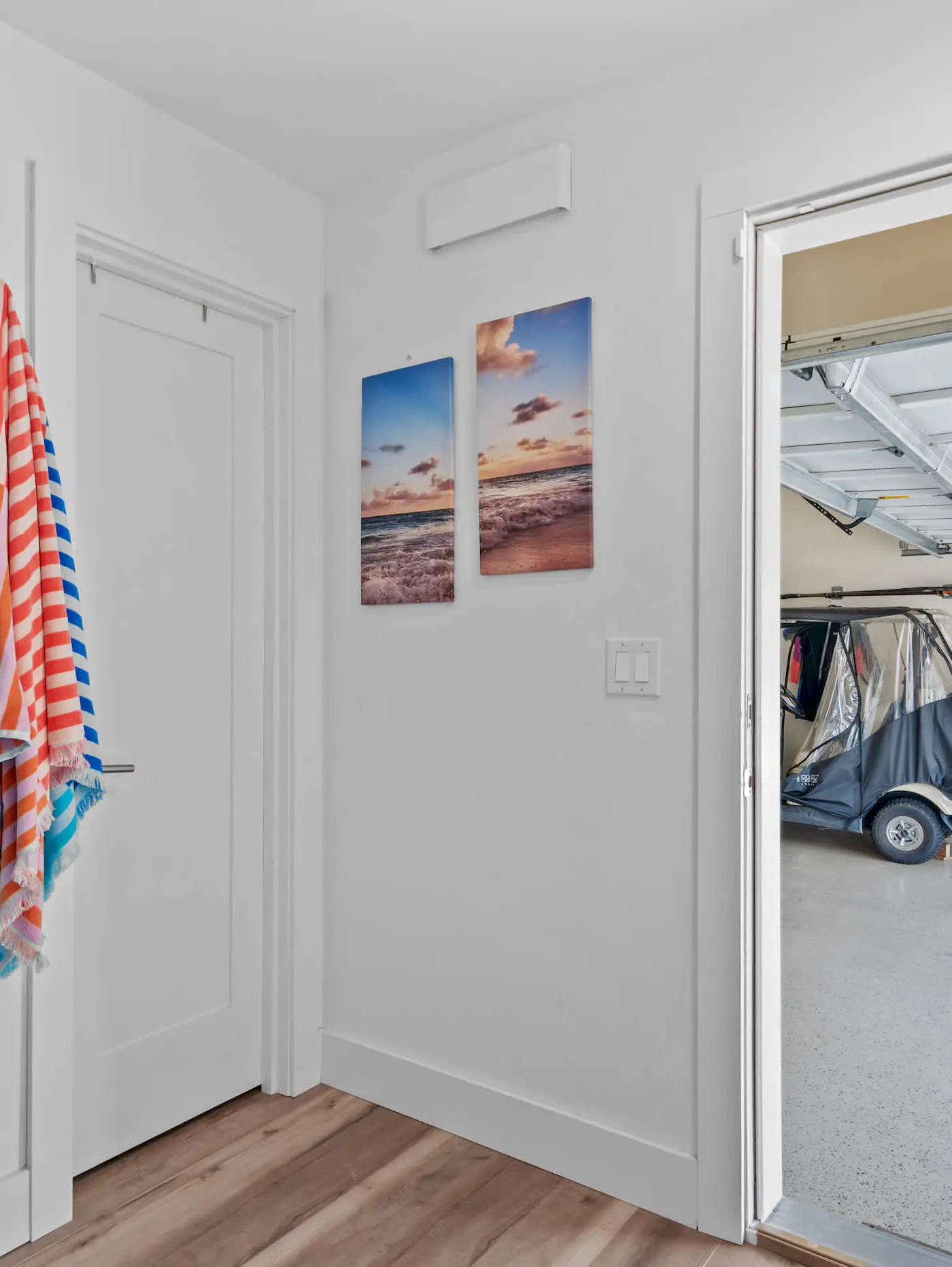 4BR oasis: bikes, pool, 5 min to beach