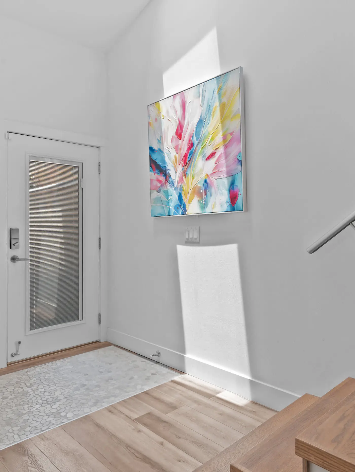 4BR oasis: bikes, pool, 5 min to beach