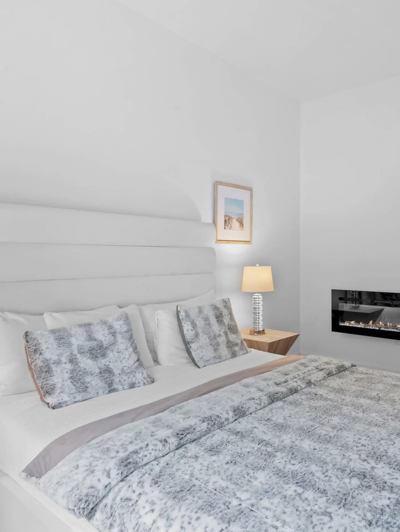 4BR oasis: bikes, pool, 5 min to beach