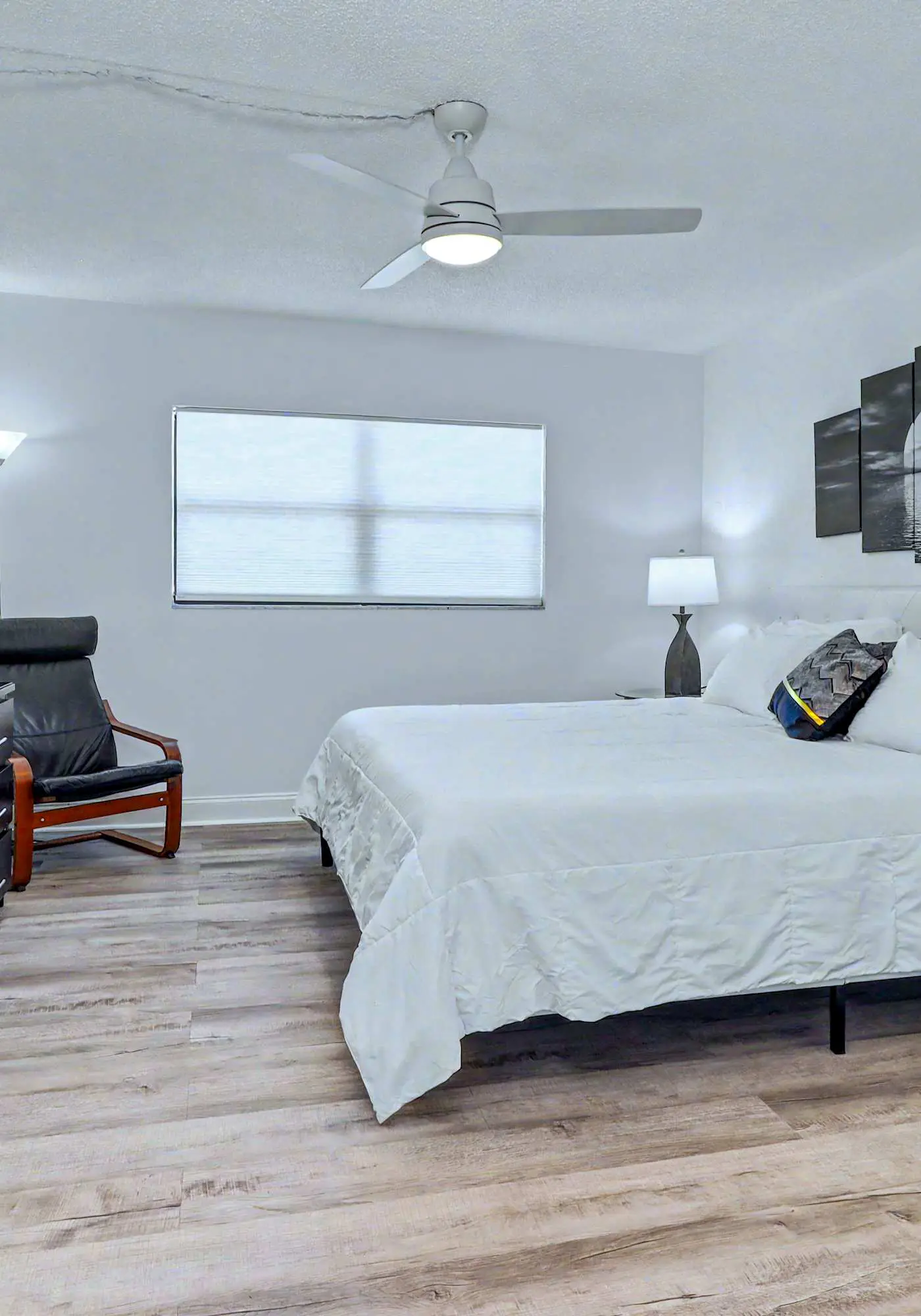 Steps to Beach + Pool in Madeira Beach