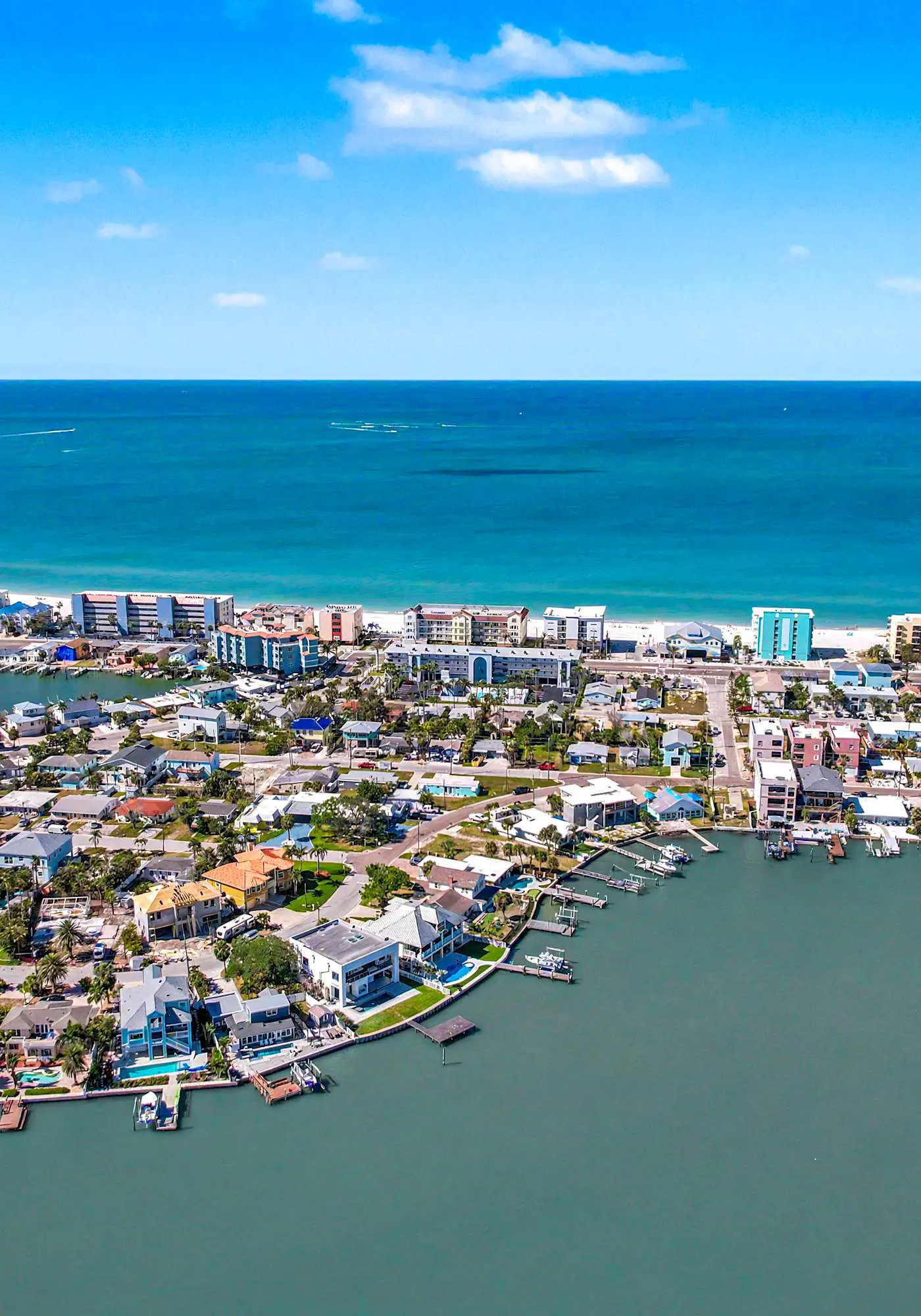 Steps to Beach + Pool in Madeira Beach