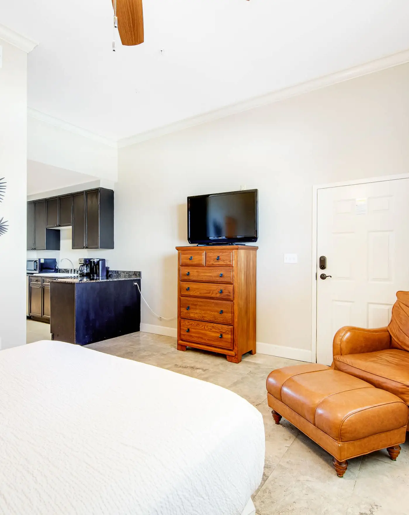 18th Floor Ocean View Condo with Private Washer-Dr