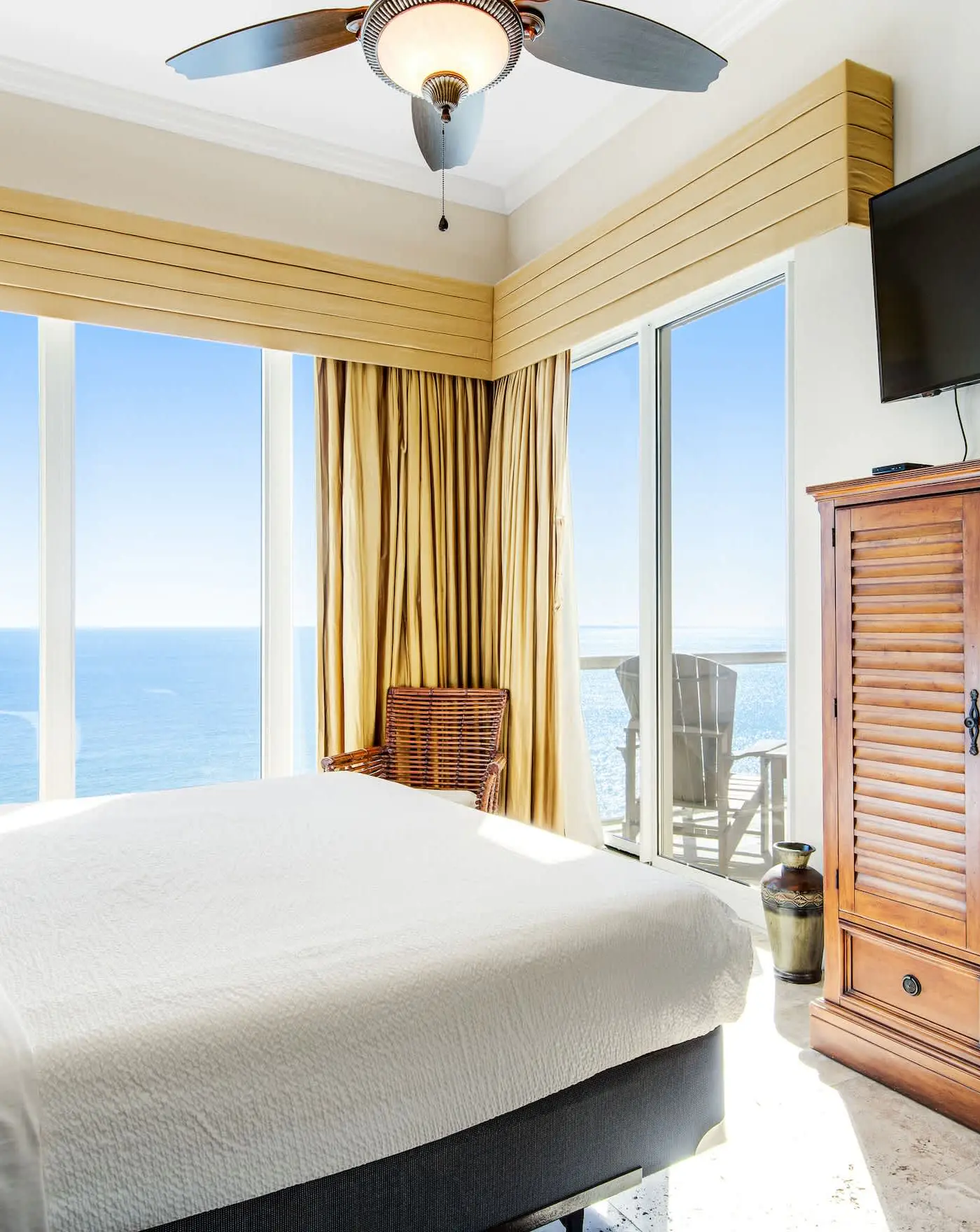18th Floor Ocean View Condo with Private Washer-Dr