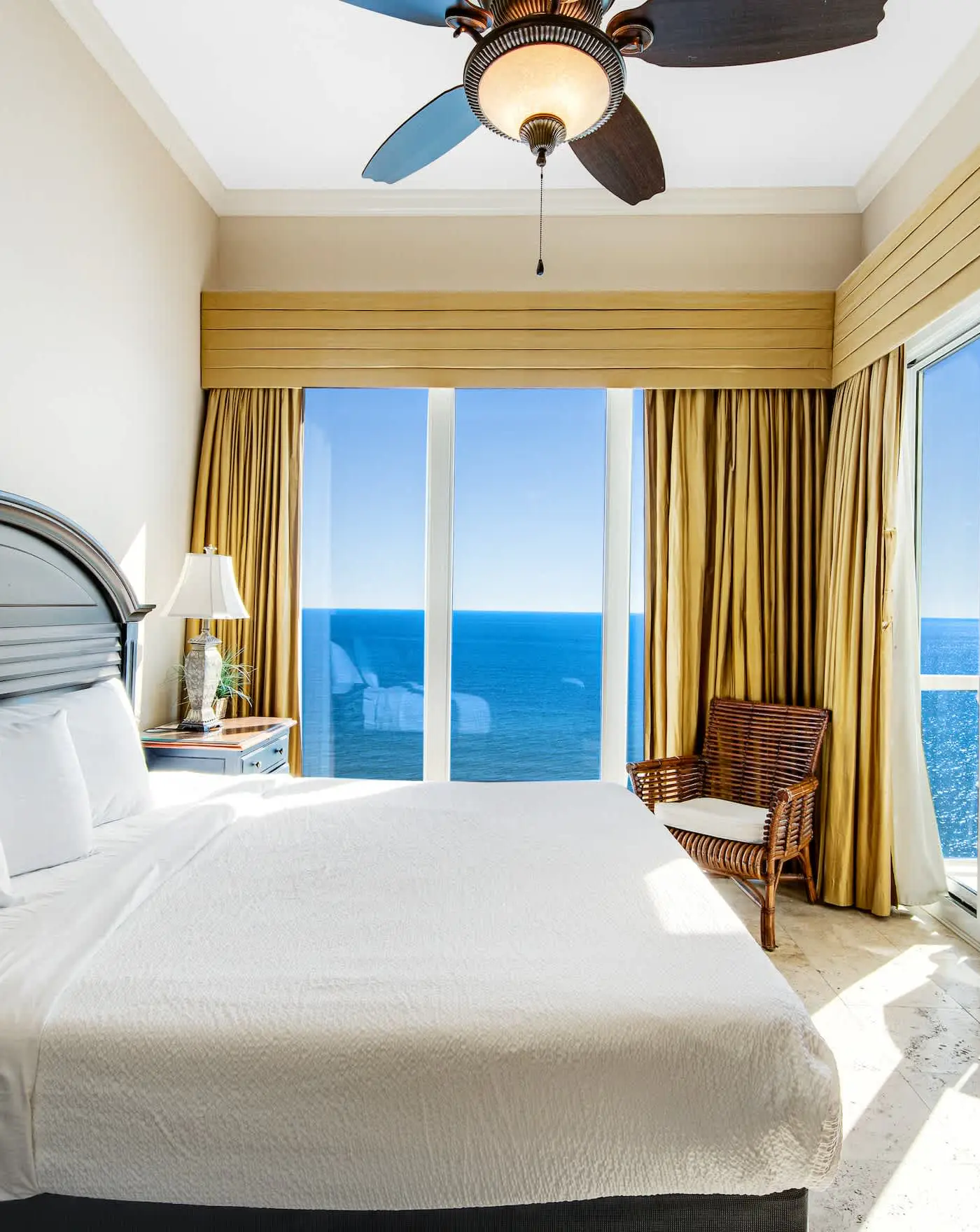 18th Floor Ocean View Condo with Private Washer-Dr