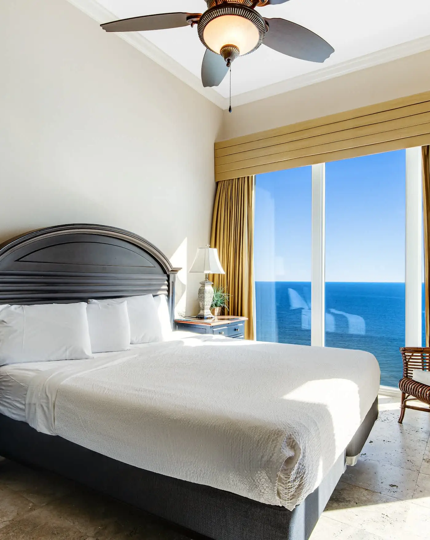 18th Floor Ocean View Condo with Private Washer-Dr