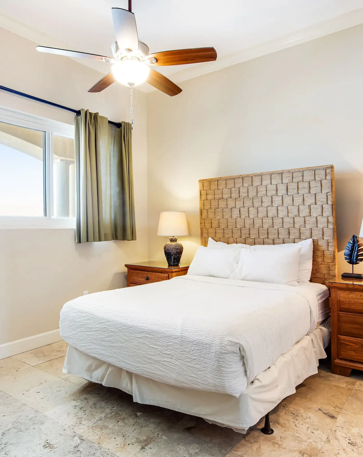 18th Floor Ocean View Condo with Private Washer-Dr