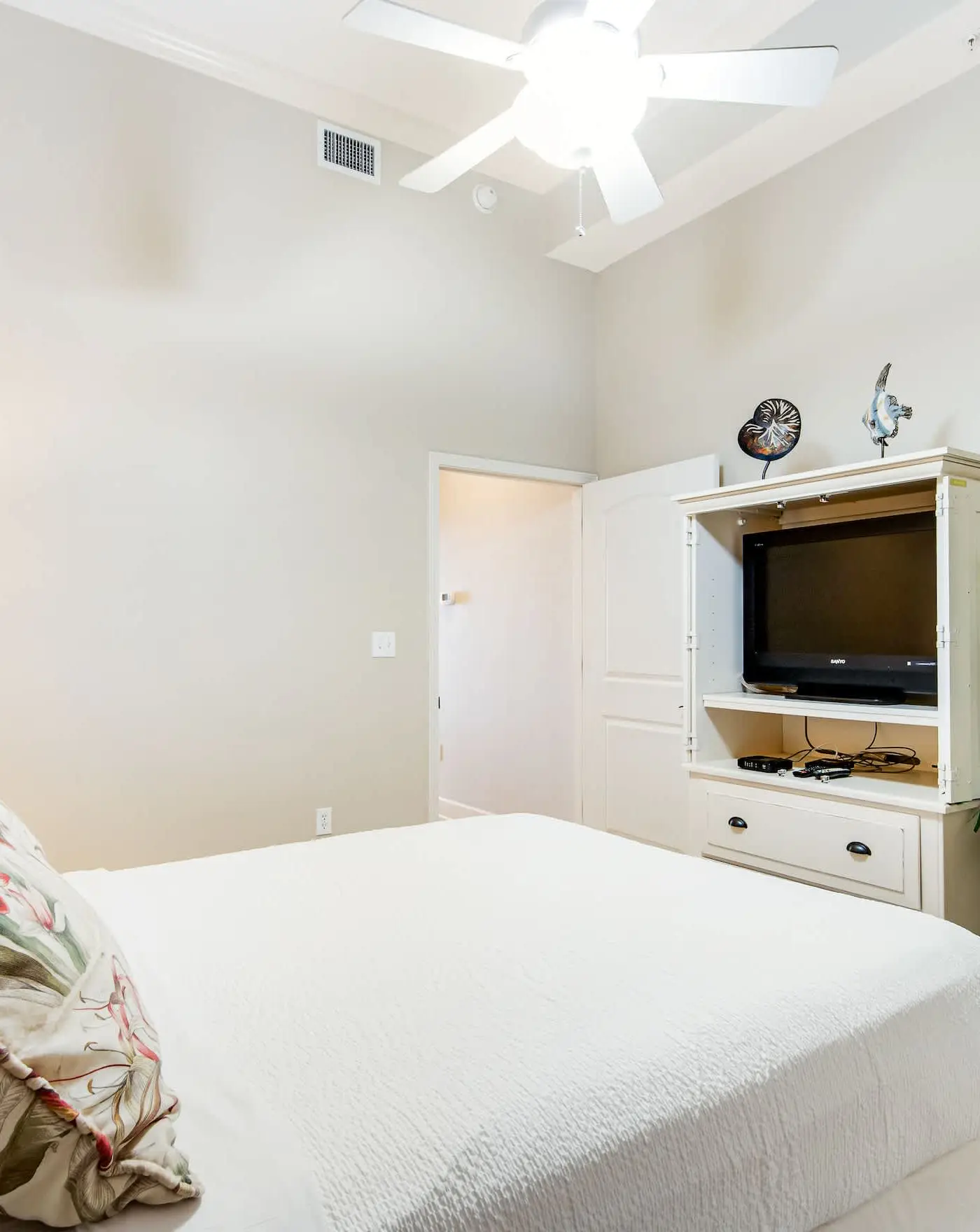 18th Floor Ocean View Condo with Private Washer-Dr