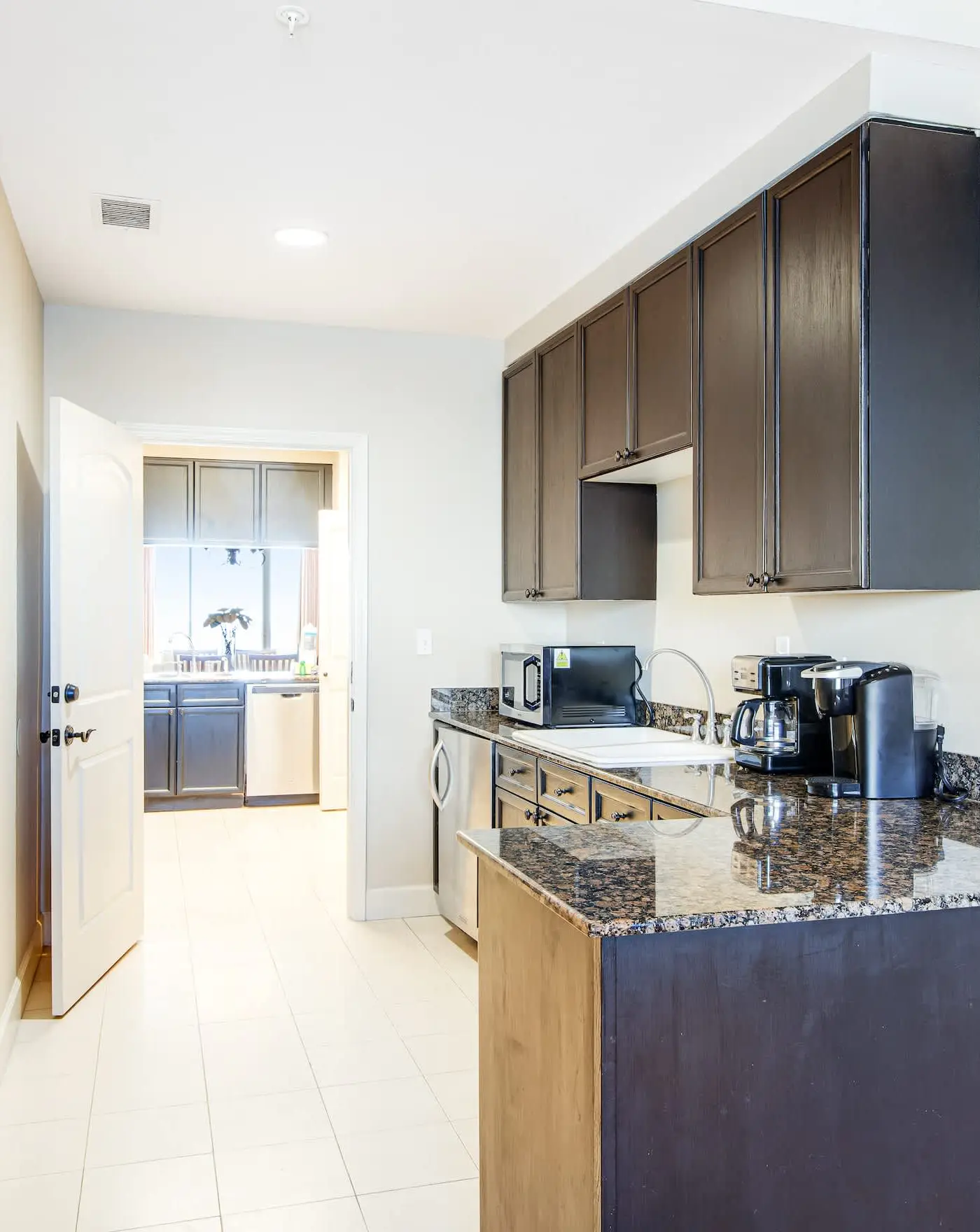18th Floor Ocean View Condo with Private Washer-Dr
