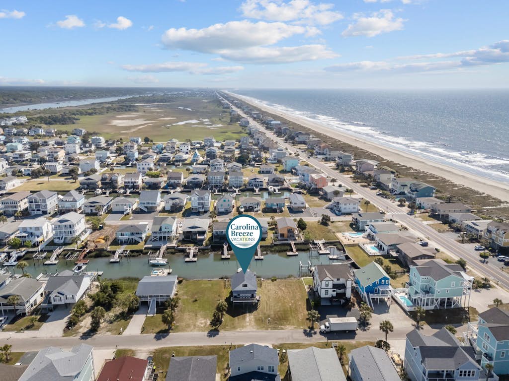 Oh My Sweet Lil Beach House: Dog Friendly, Canalfront, Floating boat dock
