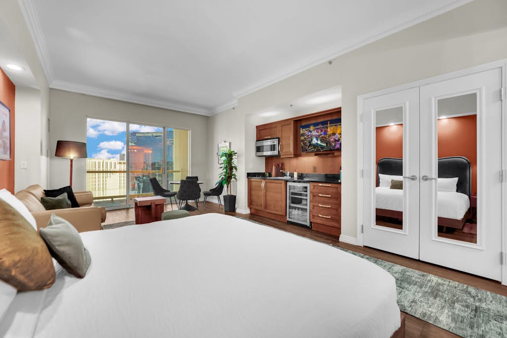 Luma Vèra –  Strip Luma Vèra – Penthouse Sanctuary Strip Views