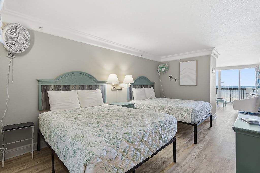 Oceanfront Balcony Views • Bright Studio • Clean & Great Value