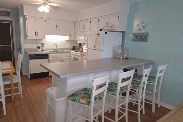 Seaspray 207: Ocean View Condo, Community Pool, Beach Access