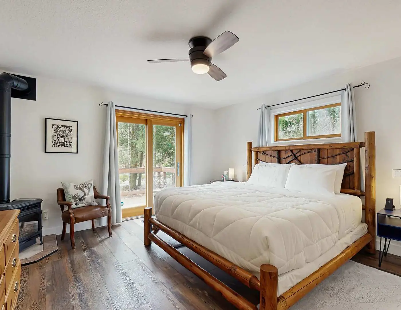 Riverfront retreat with panoramic river and forest views