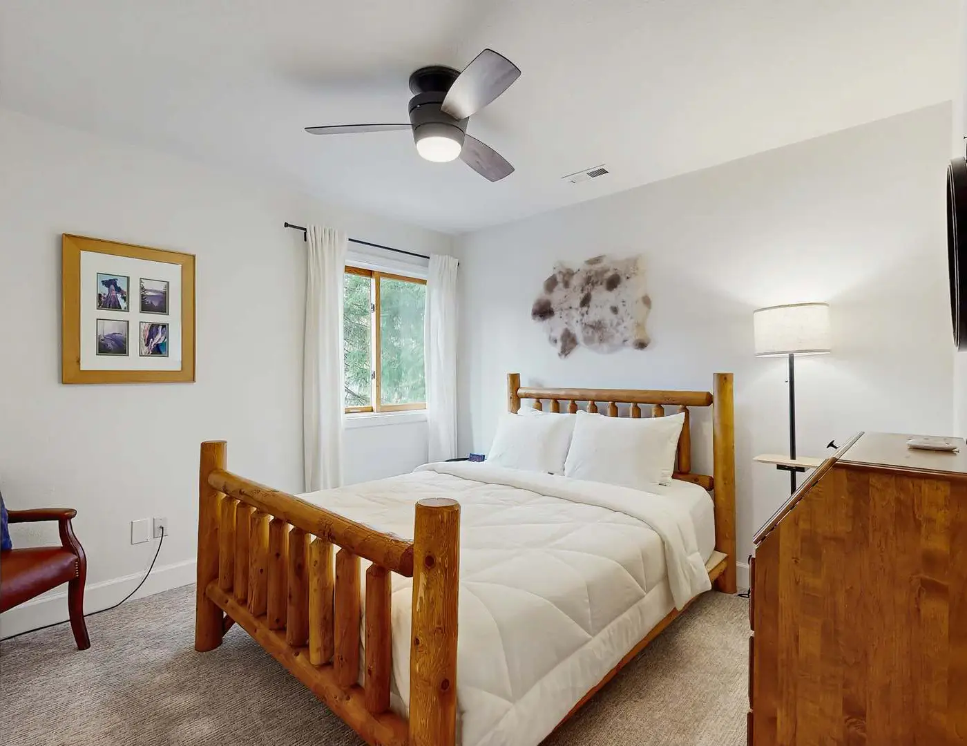Riverfront retreat with panoramic river and forest views