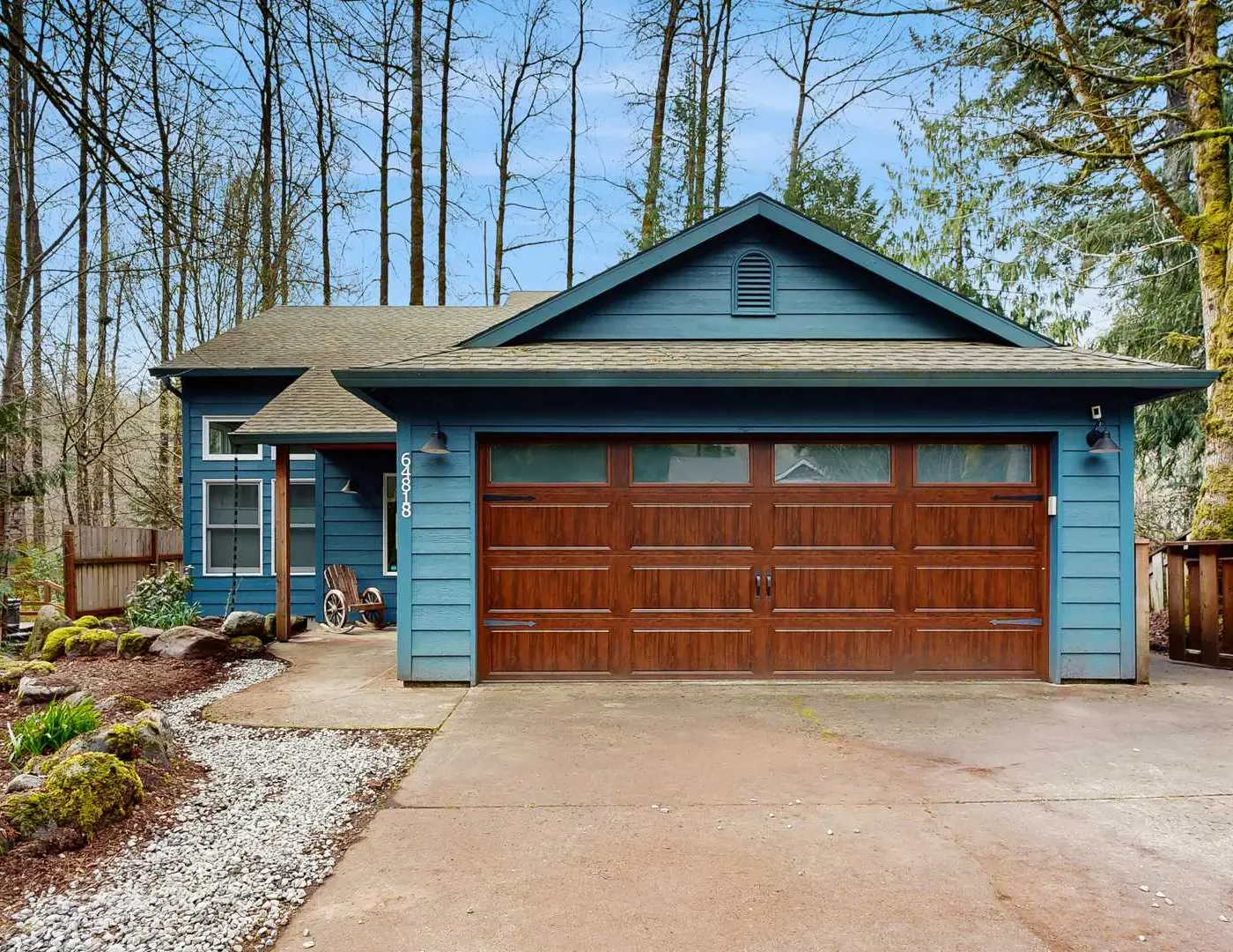 Riverfront retreat with panoramic river and forest views