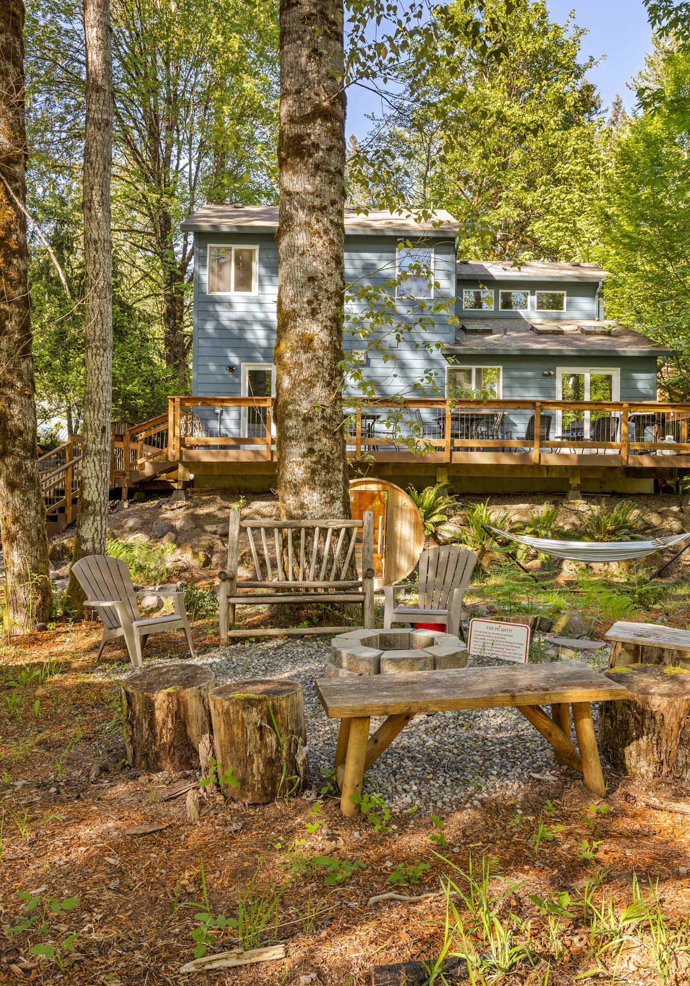 Riverfront retreat with panoramic river and forest views