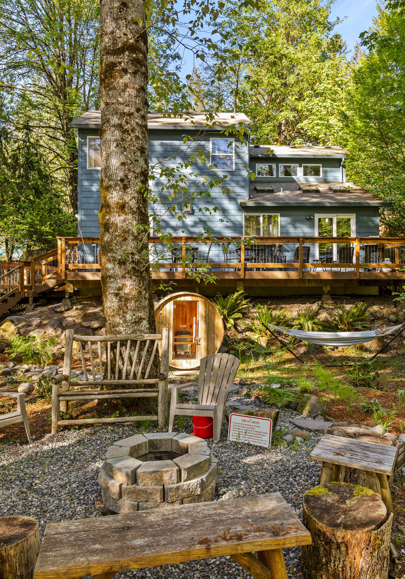 Riverfront retreat with panoramic river and forest views