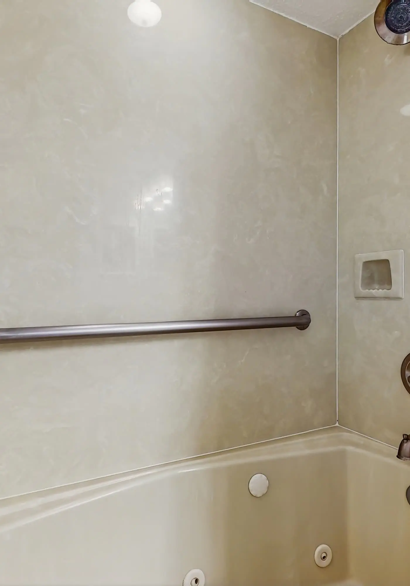 Gorgeous gulf front condo with pools, hot tub, and gym