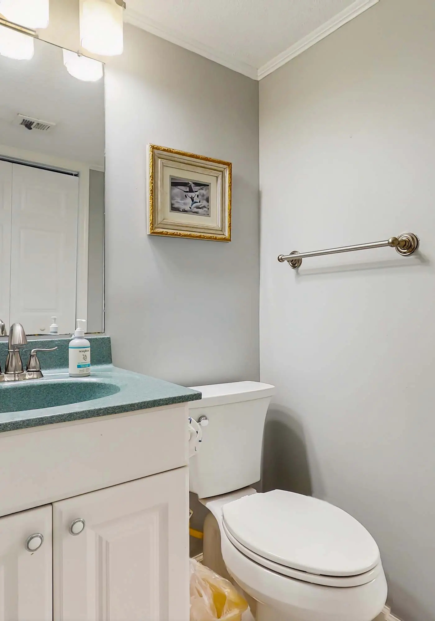 Gorgeous gulf front condo with pools, hot tub, and gym