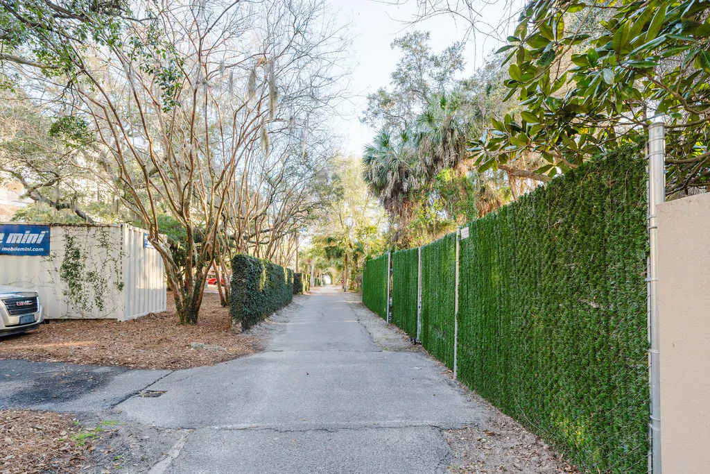 Renovated 2BR First Floor Forest Beach Condo