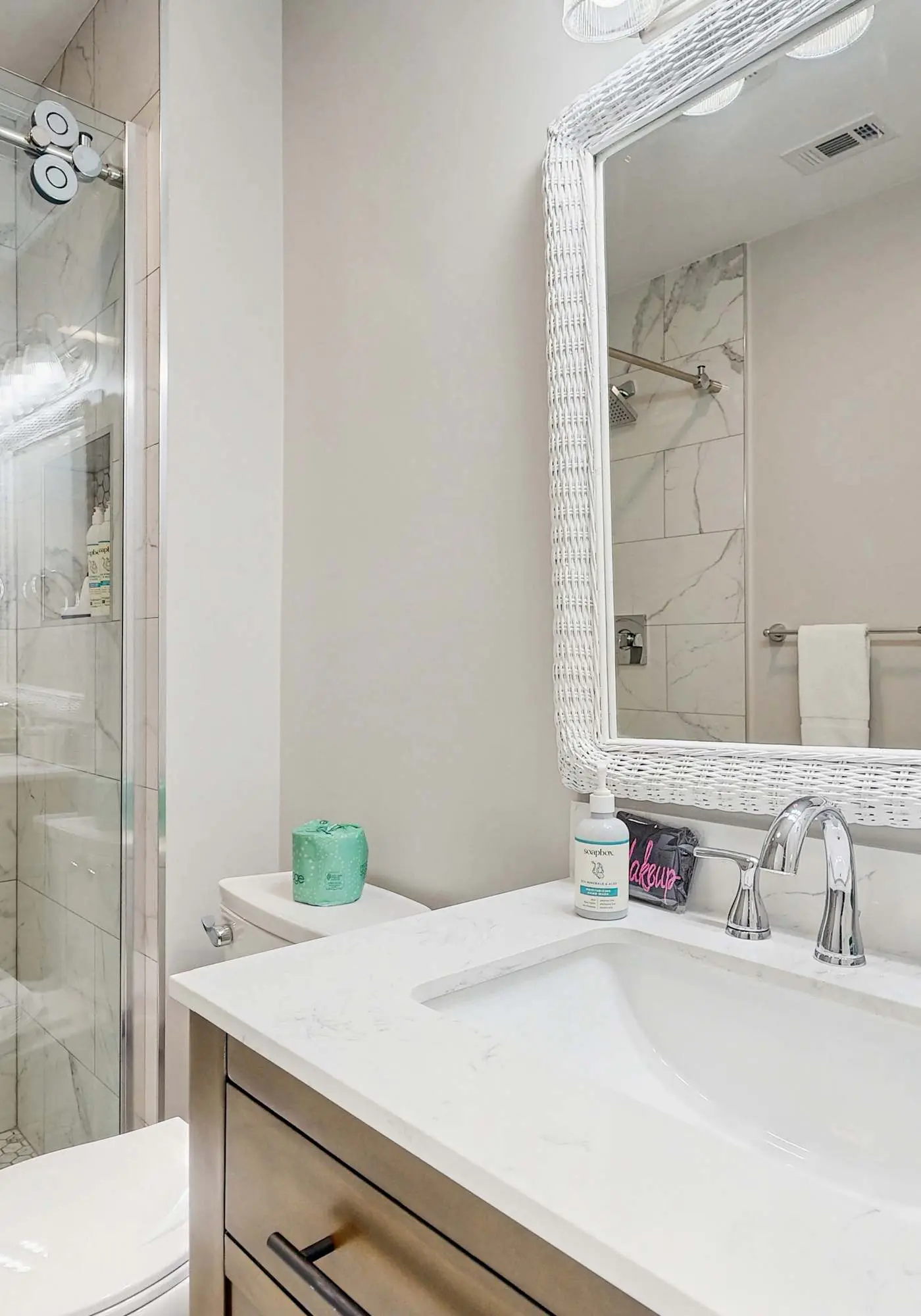 Renovated One-Level Walk to Beach 1 BR Condo