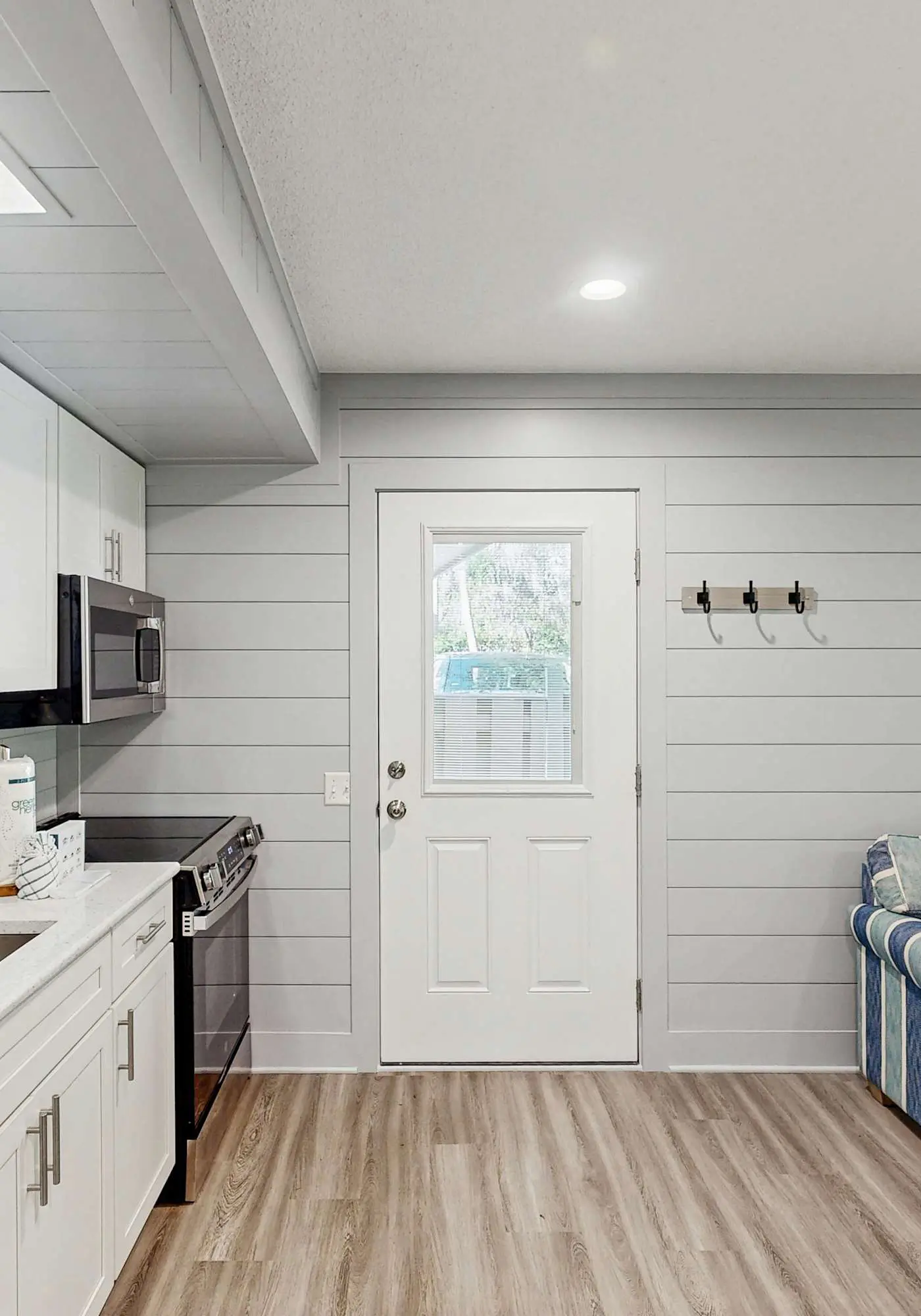 Renovated One-Level Walk to Beach 1 BR Condo