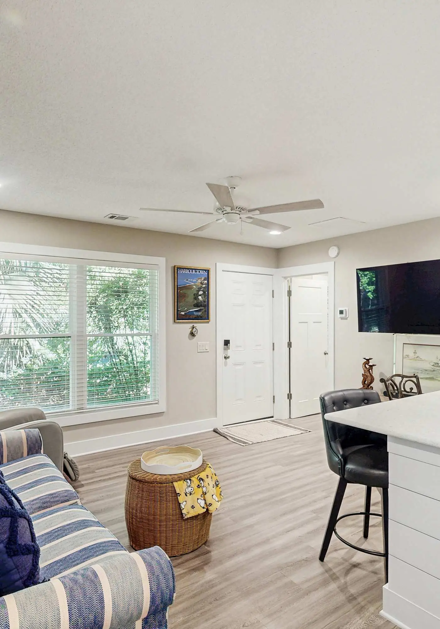 Renovated One-Level Walk to Beach 1 BR Condo