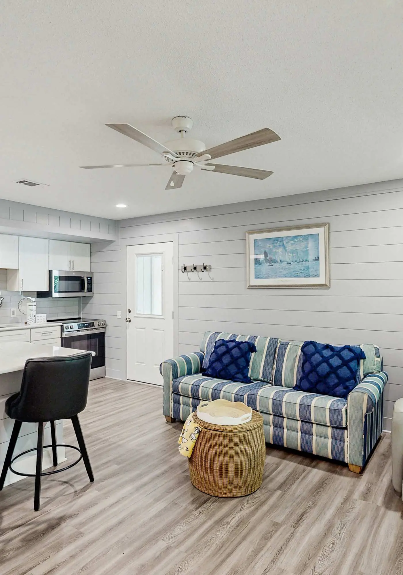 Renovated One-Level Walk to Beach 1 BR Condo