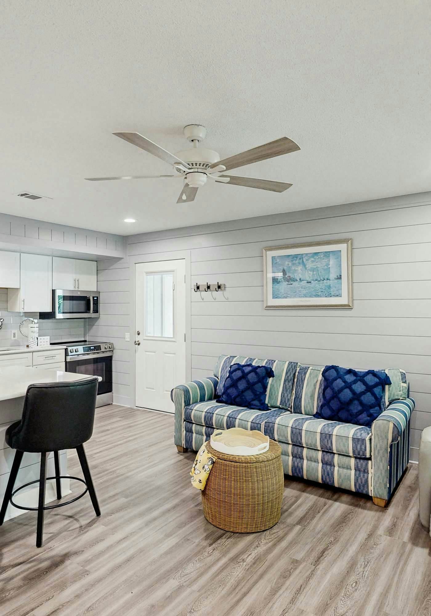 Renovated One-Level Walk to Beach 1 BR Condo