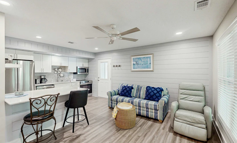 Renovated One-Level Walk to Beach 1 BR Condo