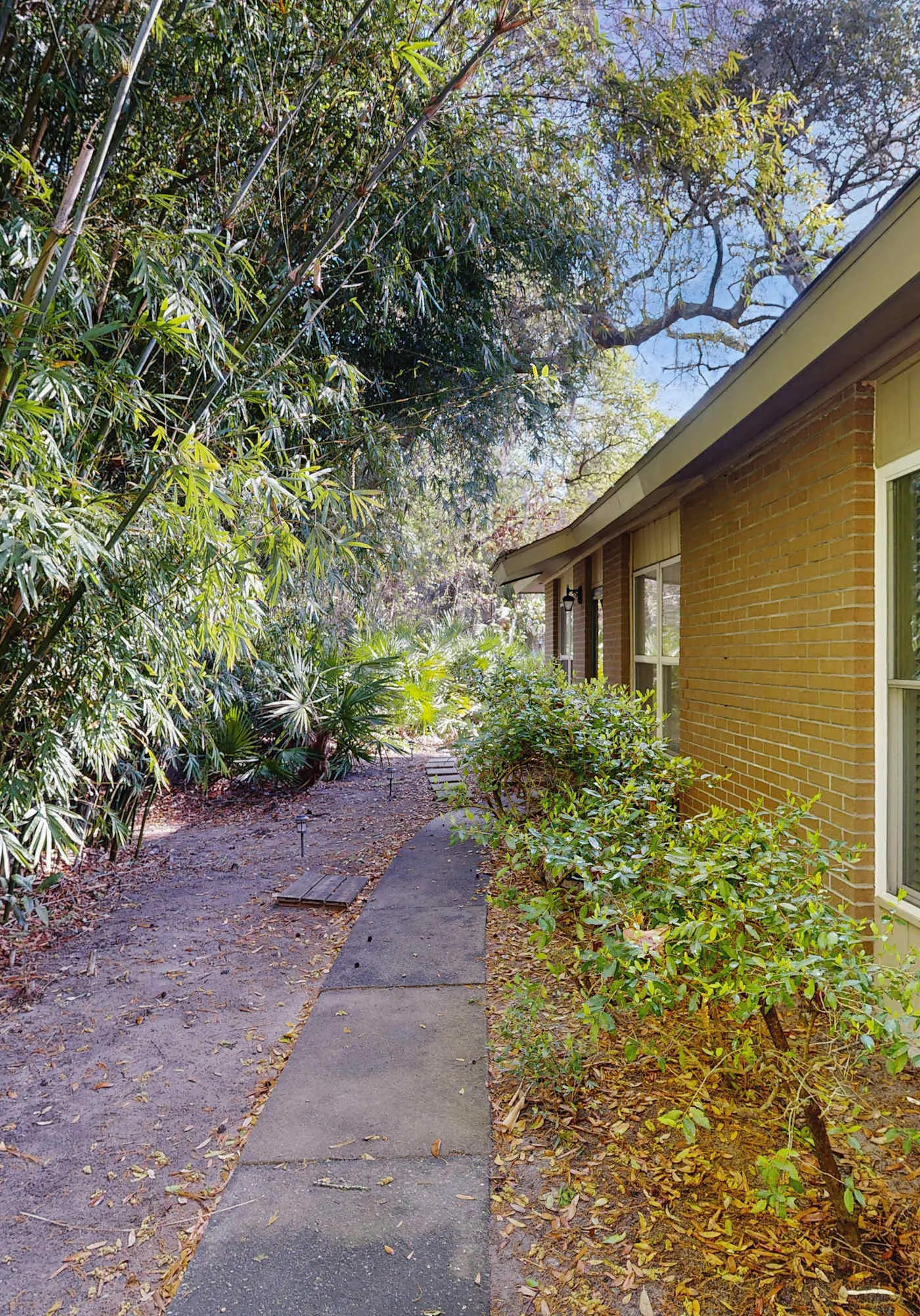 Renovated One-Level Walk to Beach 1 BR Condo