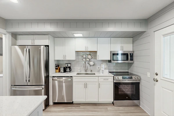 Renovated One-Level Walk to Beach 1 BR Condo