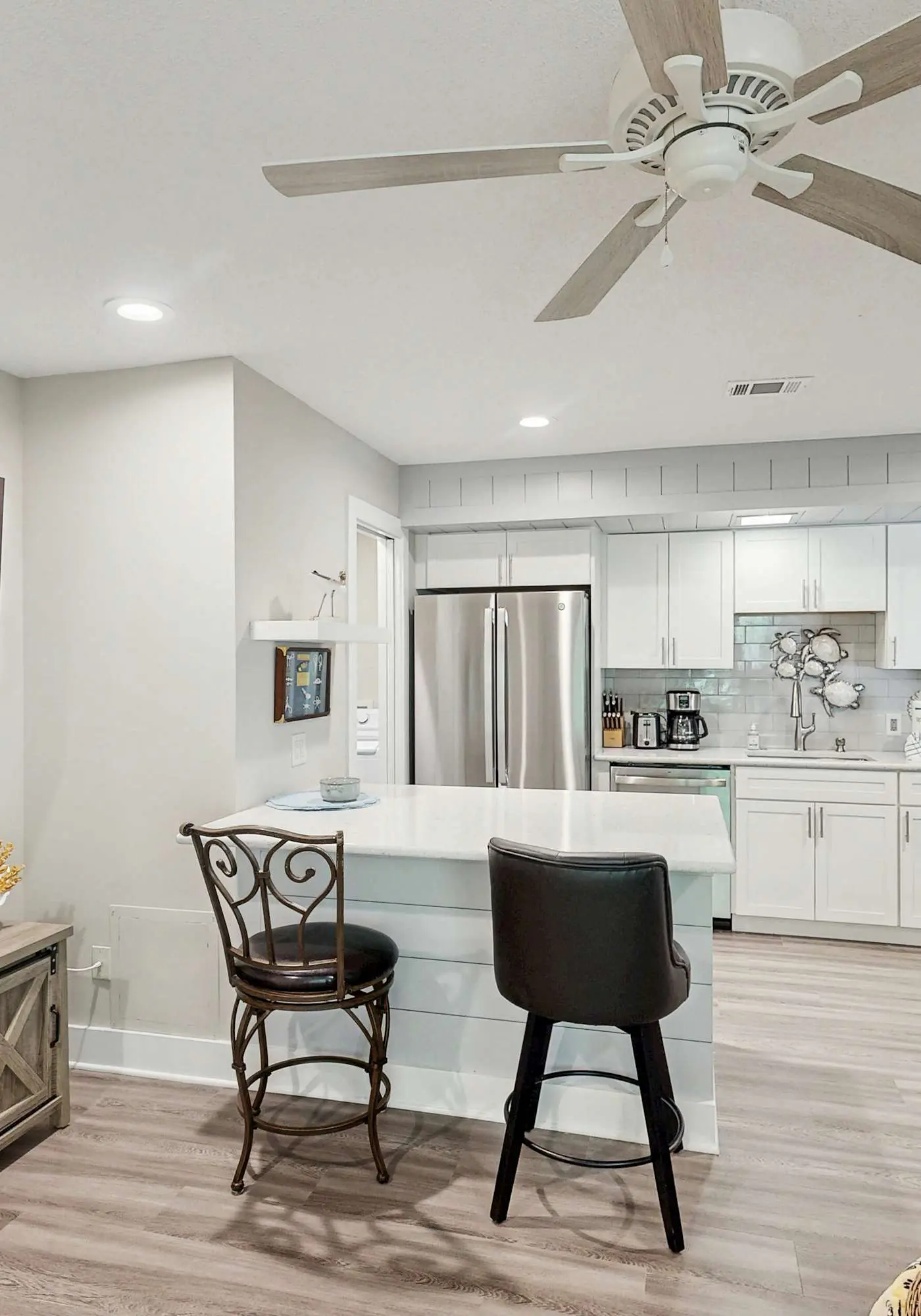 Renovated One-Level Walk to Beach 1 BR Condo