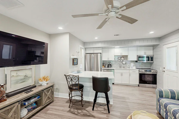 Renovated One-Level Walk to Beach 1 BR Condo