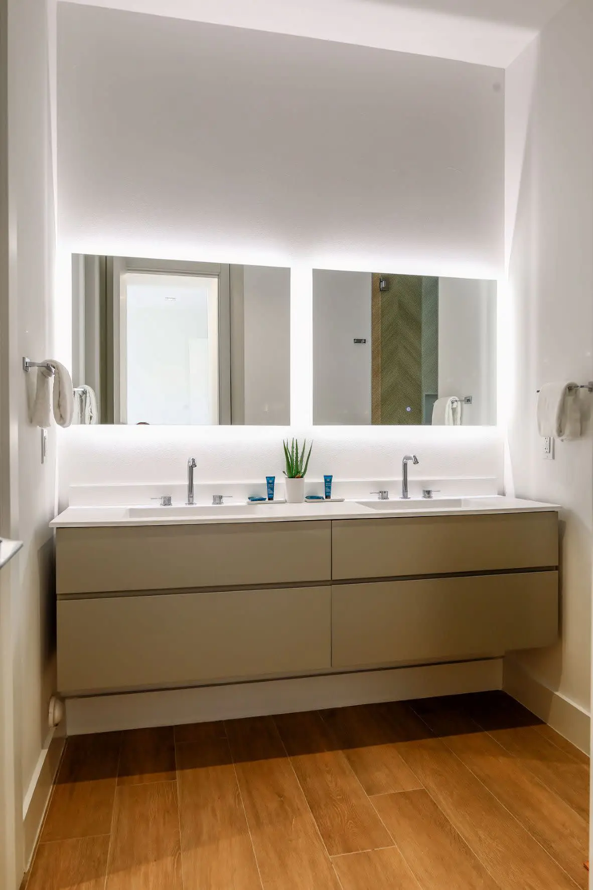 Modernista 2,  Townhome with Pool by Coconut Grove