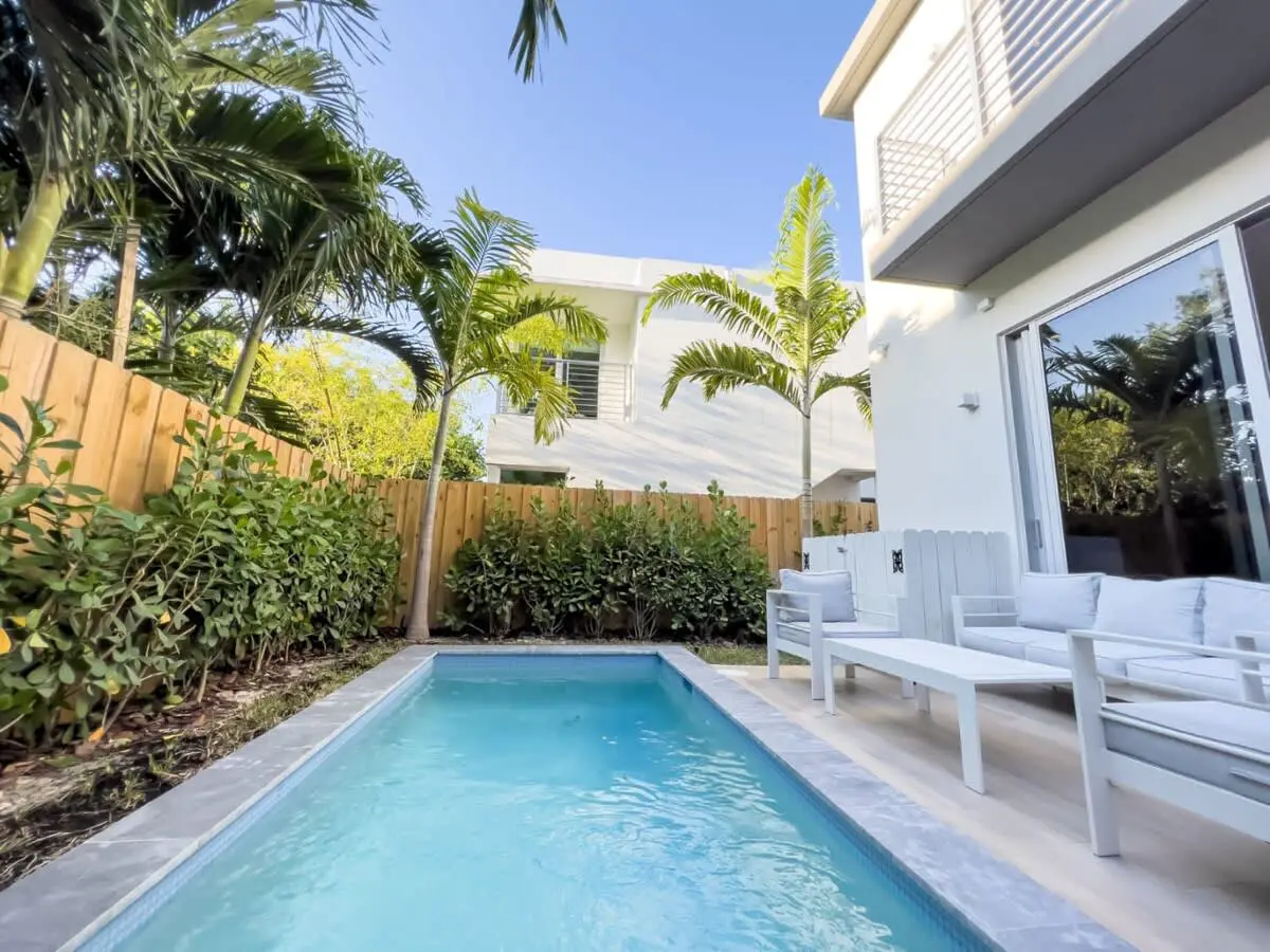 Modernista 2,  Townhome with Pool by Coconut Grove
