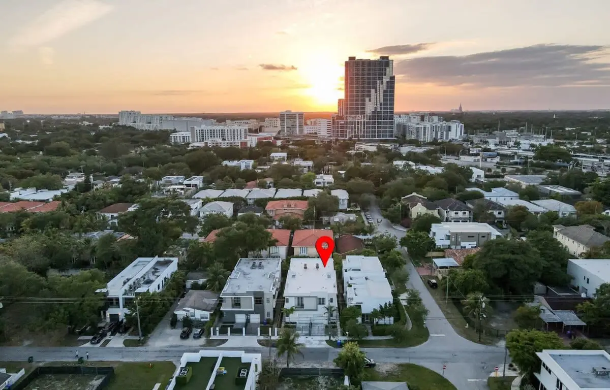 Modernista 2,  Townhome with Pool by Coconut Grove