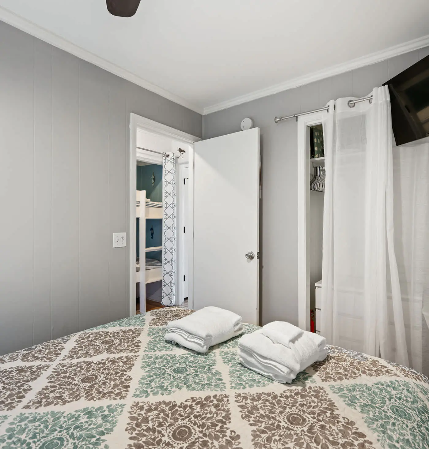 New Listing - Spring Discounts - Beach View Condo