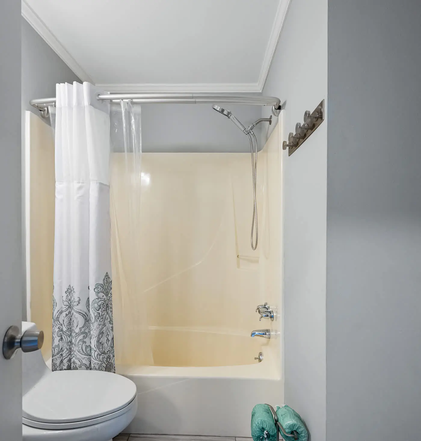 New Listing - Spring Discounts - Beach View Condo