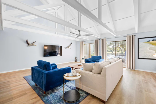 Fully Renovated Villa - Sleeps 6 Near Beach & Golf