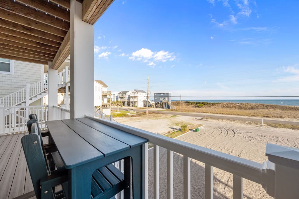 TS Island - Stunning 2nd row coastal home with ocean and sound views