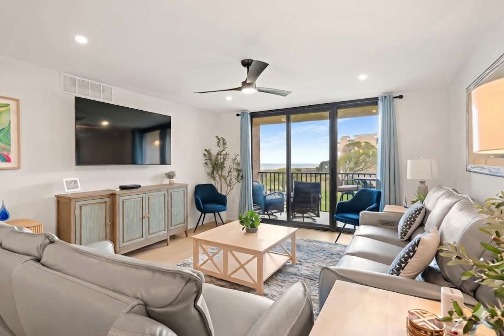 Stunning Oceanfront Villa - 3rd Floor Views and Renovated 2026