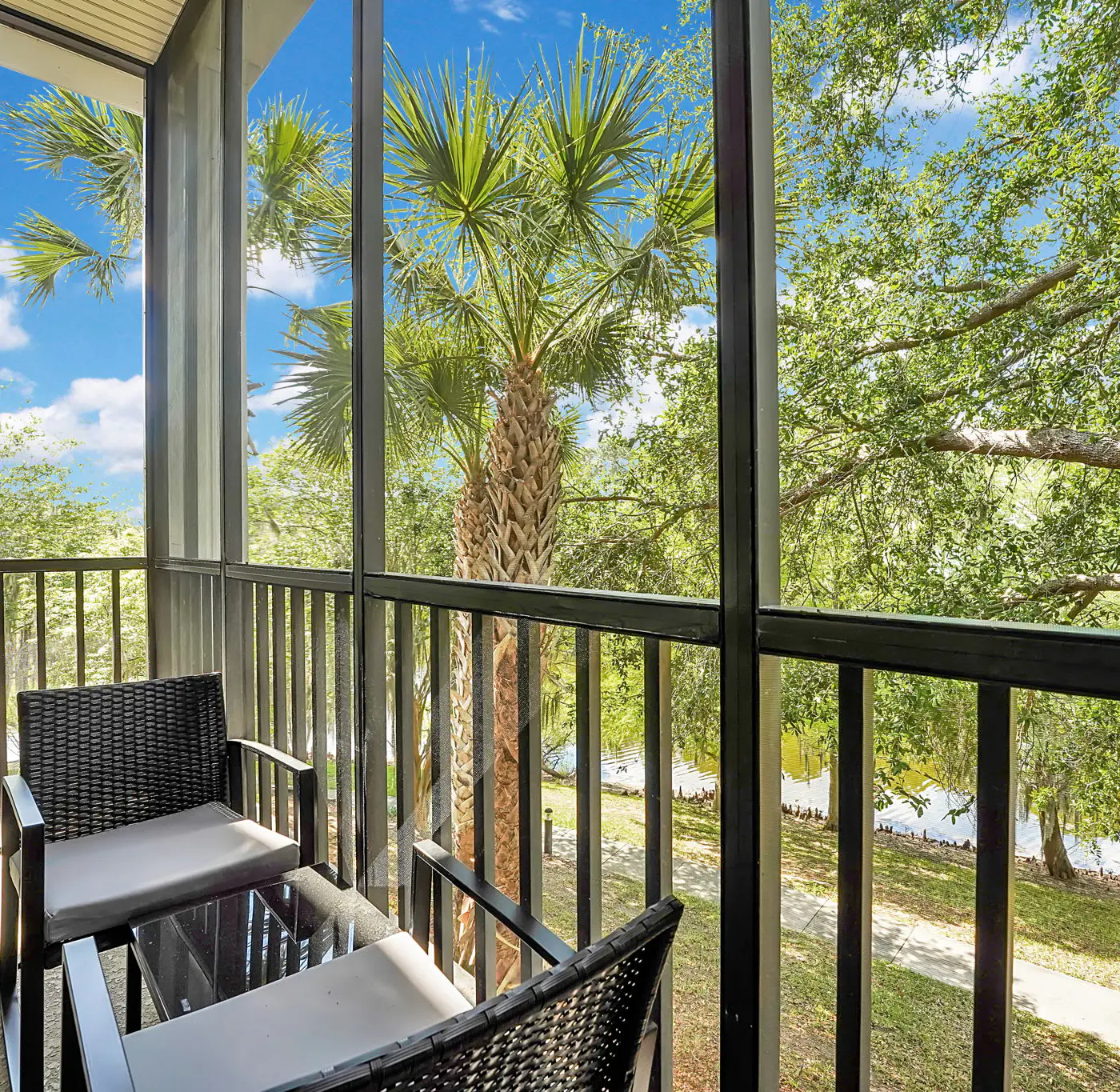 Exclusive hot tub condo, 10 min to Disney