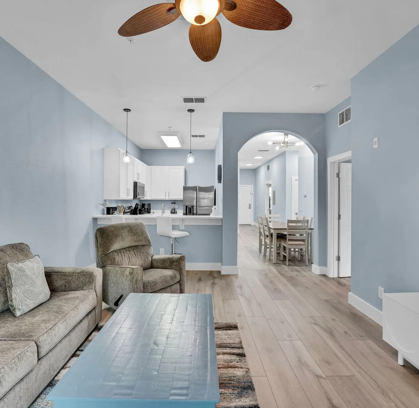 Exclusive hot tub condo, 10 min to Disney