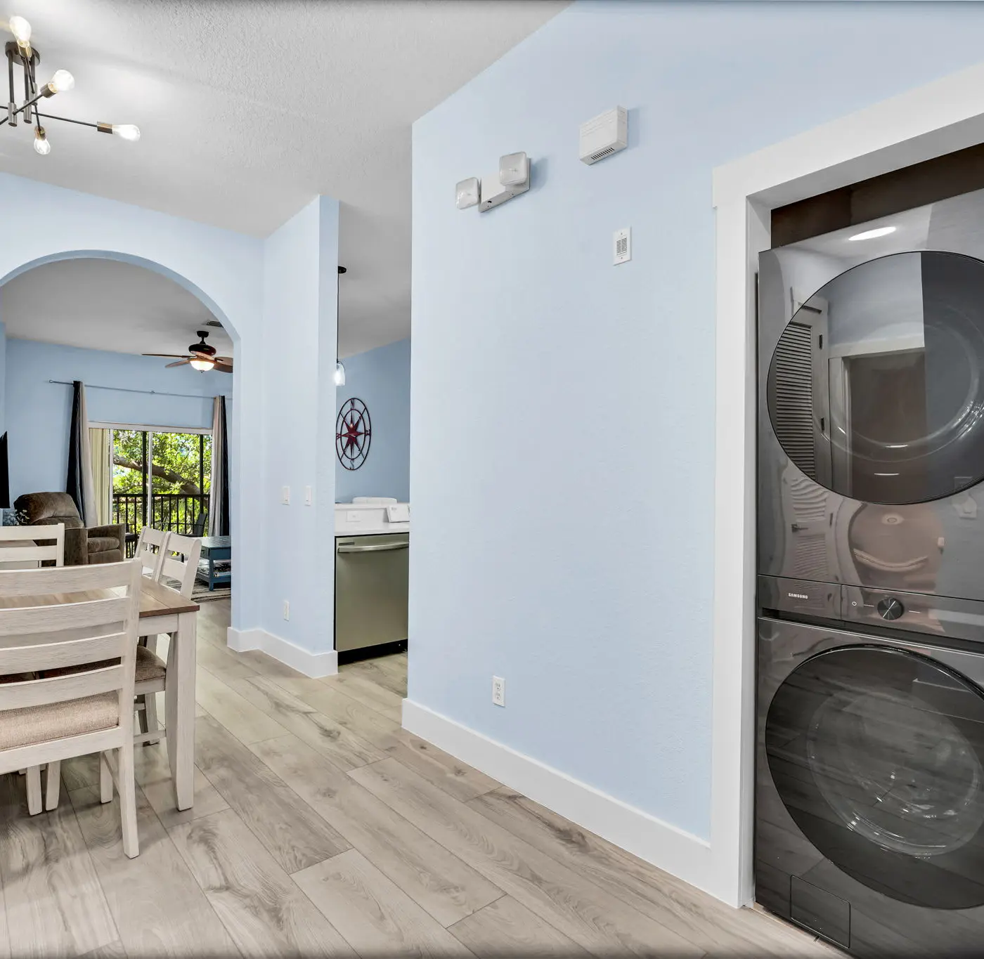 Exclusive hot tub condo, 10 min to Disney