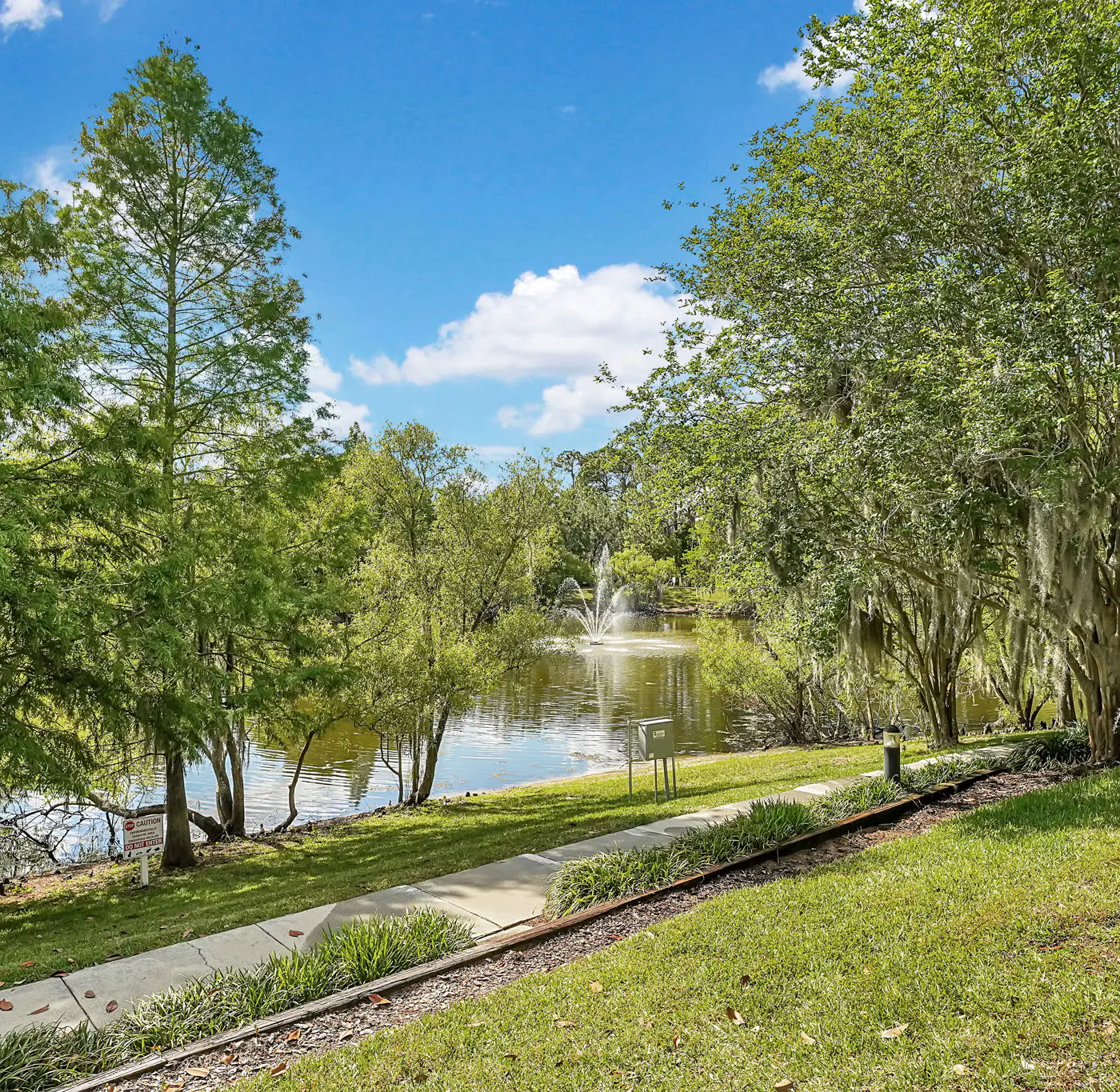 Exclusive hot tub condo, 10 min to Disney